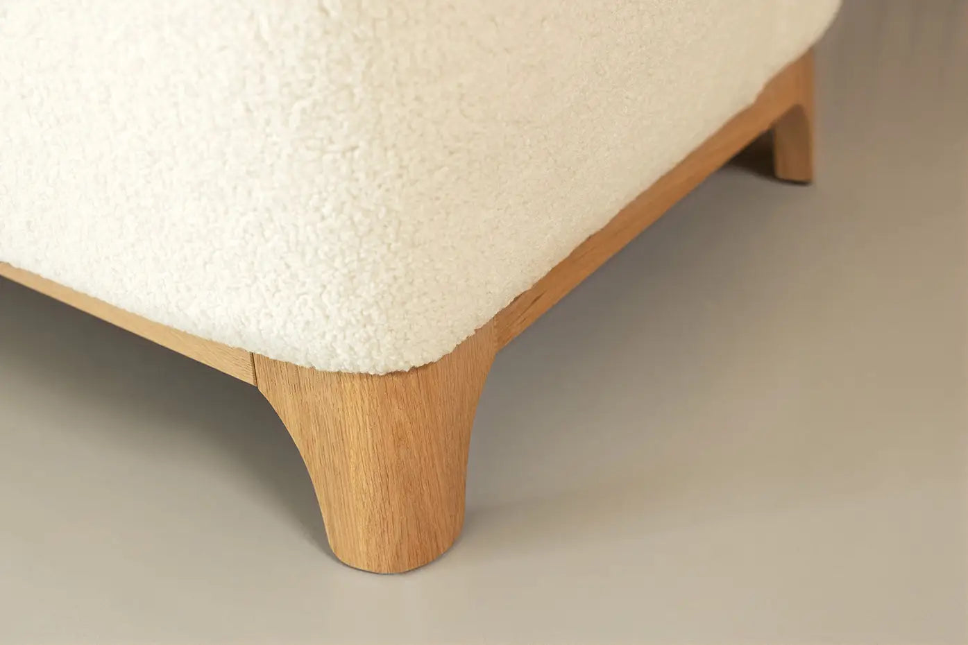 AUDLEY CHAIR
