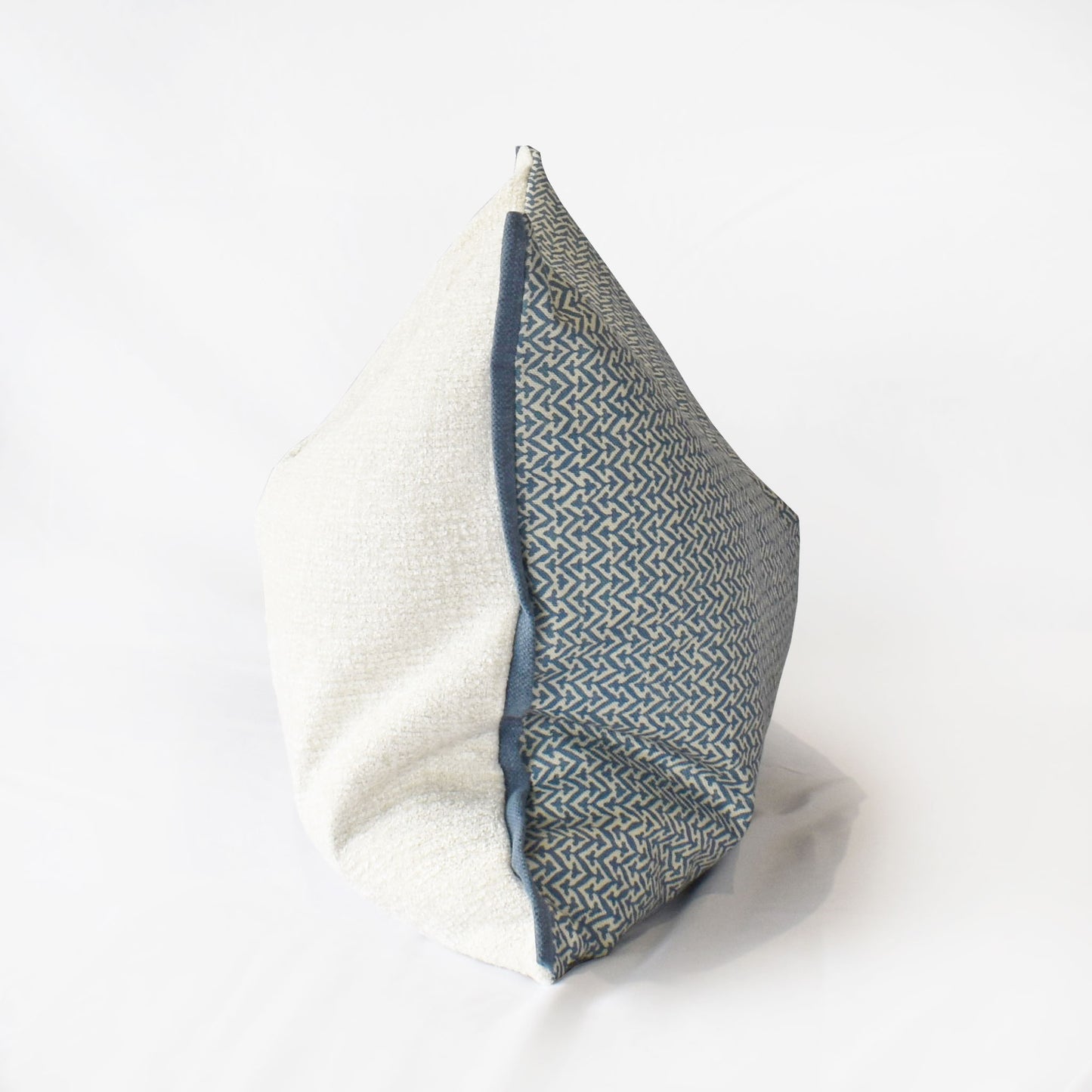 FINCH BLUE