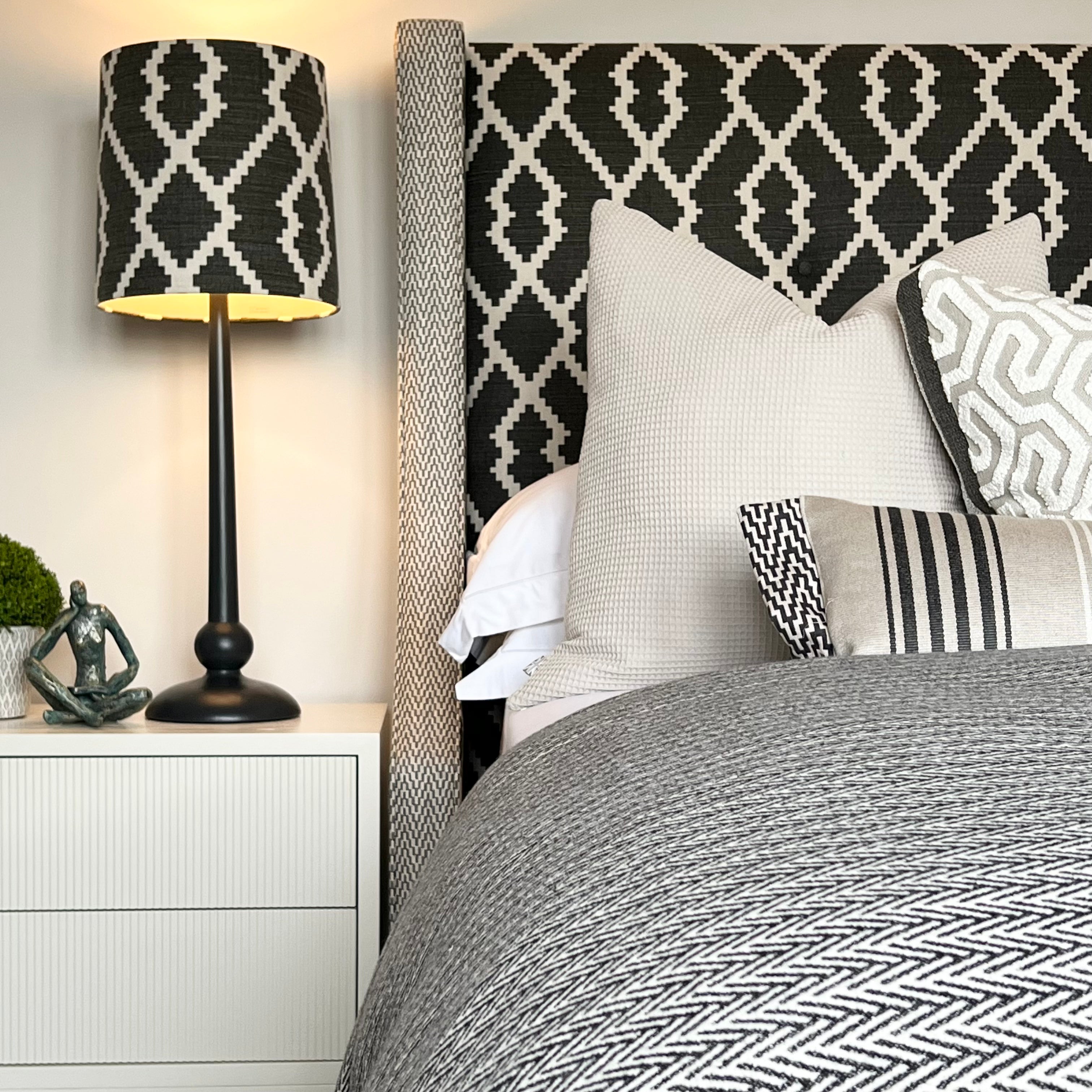 FLUTED 2DRW BEDSIDE TABLE - ANTIQUE WHITE