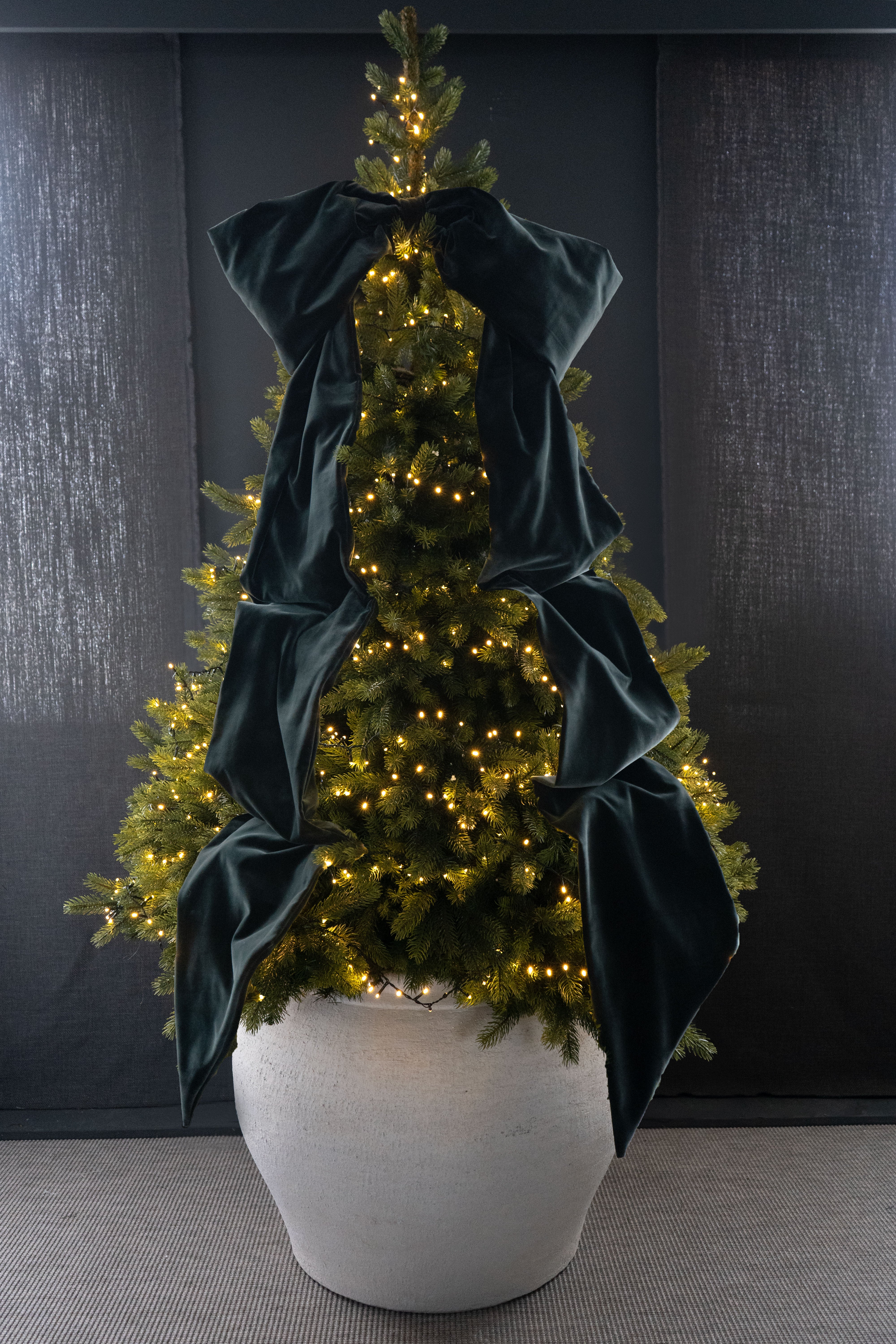 Majestic Green Velvet Bow – Handmade (Pre-Order by 15th Nov)