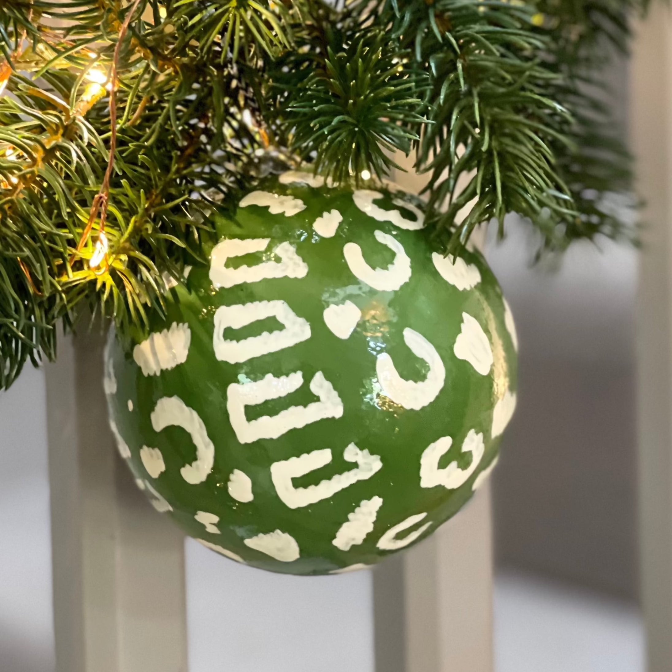 EXCLUSIVE HAND PAINTED BAUBLE - GREEN