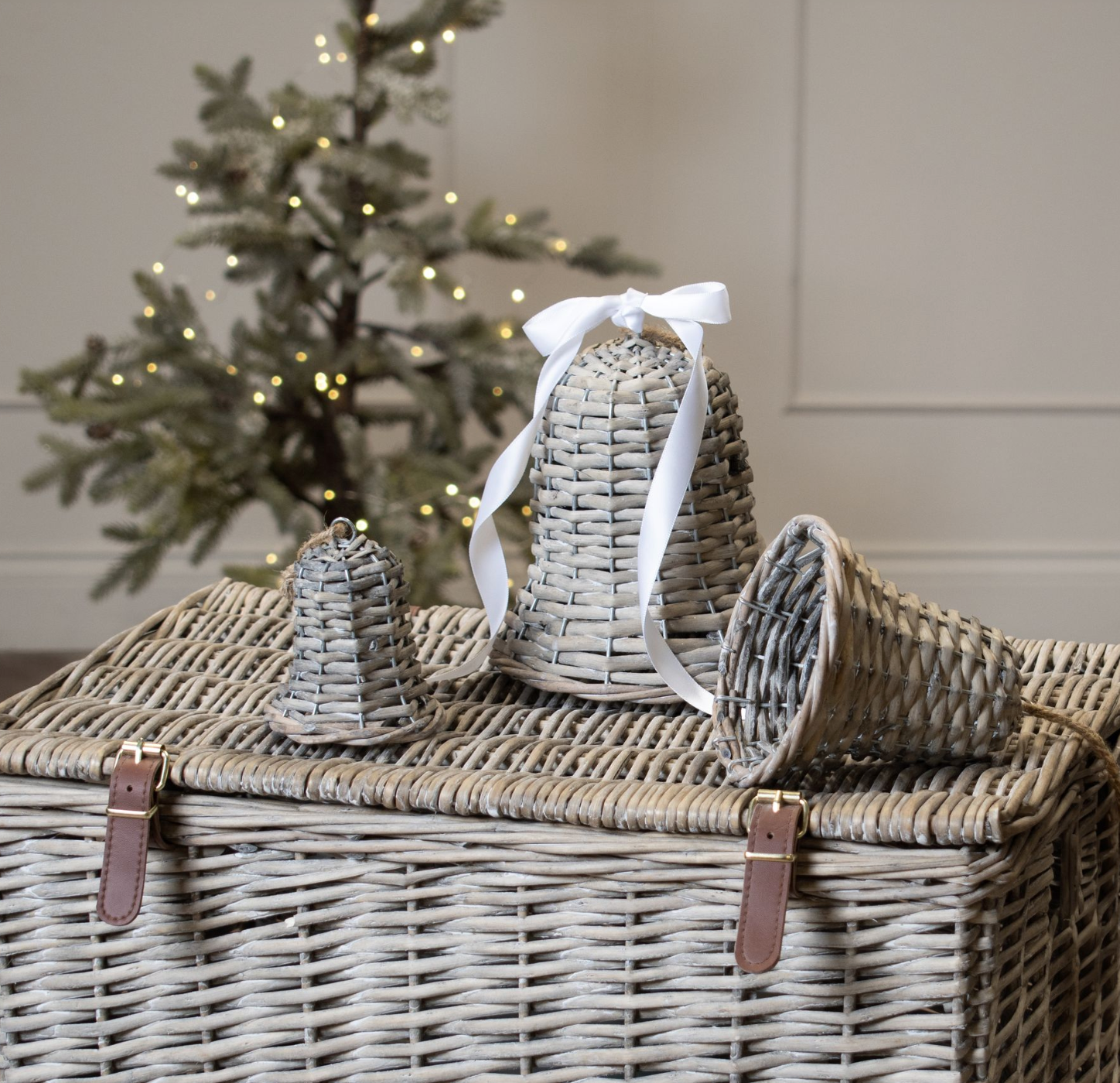 WICKER BELL DECORATION