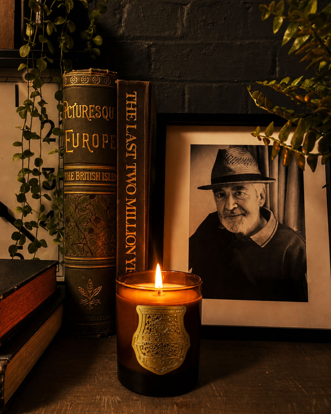 LEGEND CANDLE