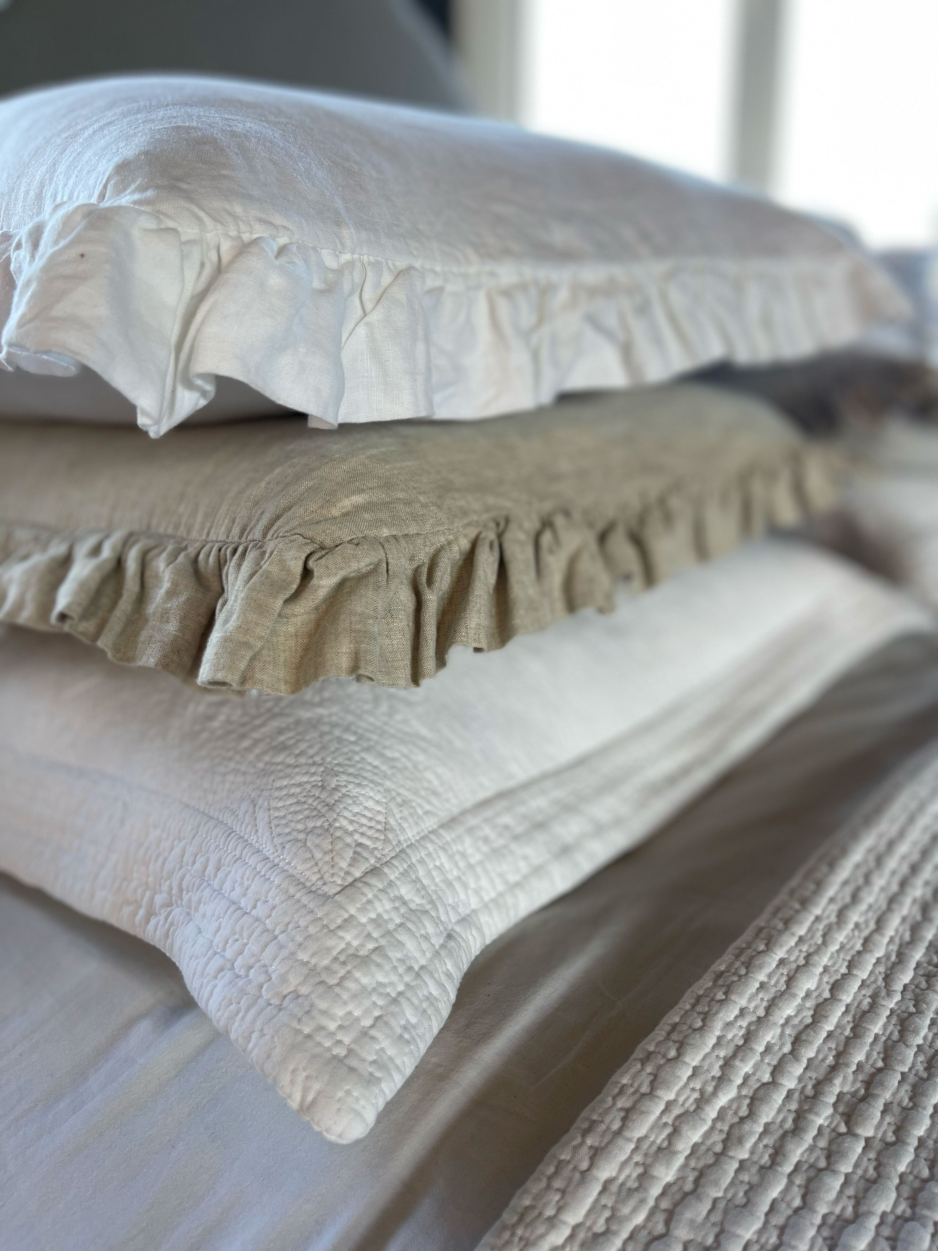 RUFFLE CUSHION NATURAL LINEN