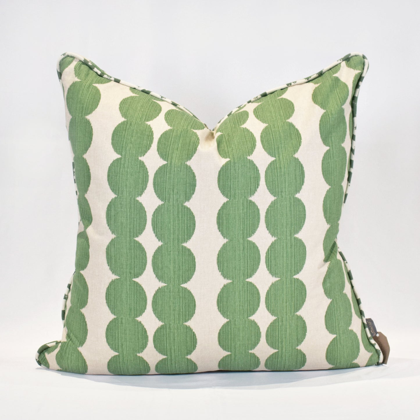 LOLA GREEN
