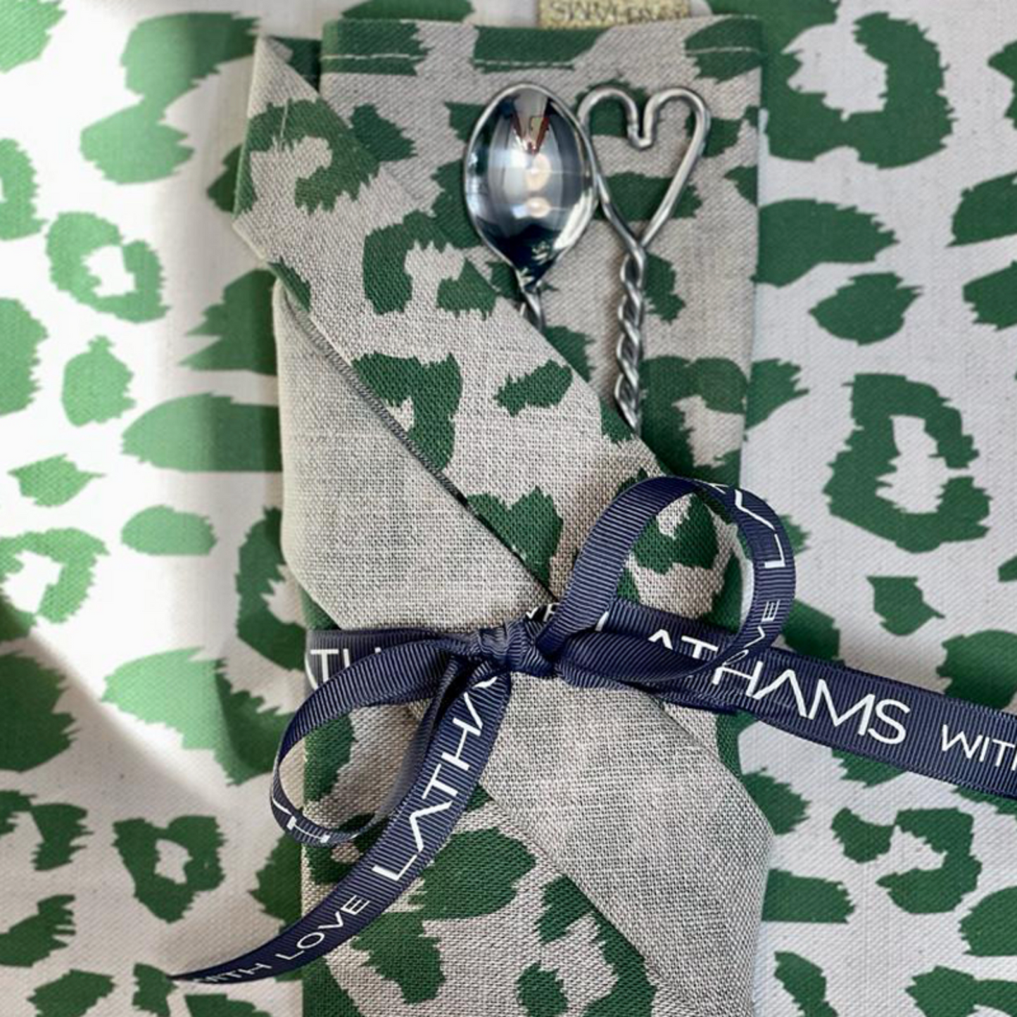 LEOPARD NAPKIN - GREEN/LINEN LEOPARD