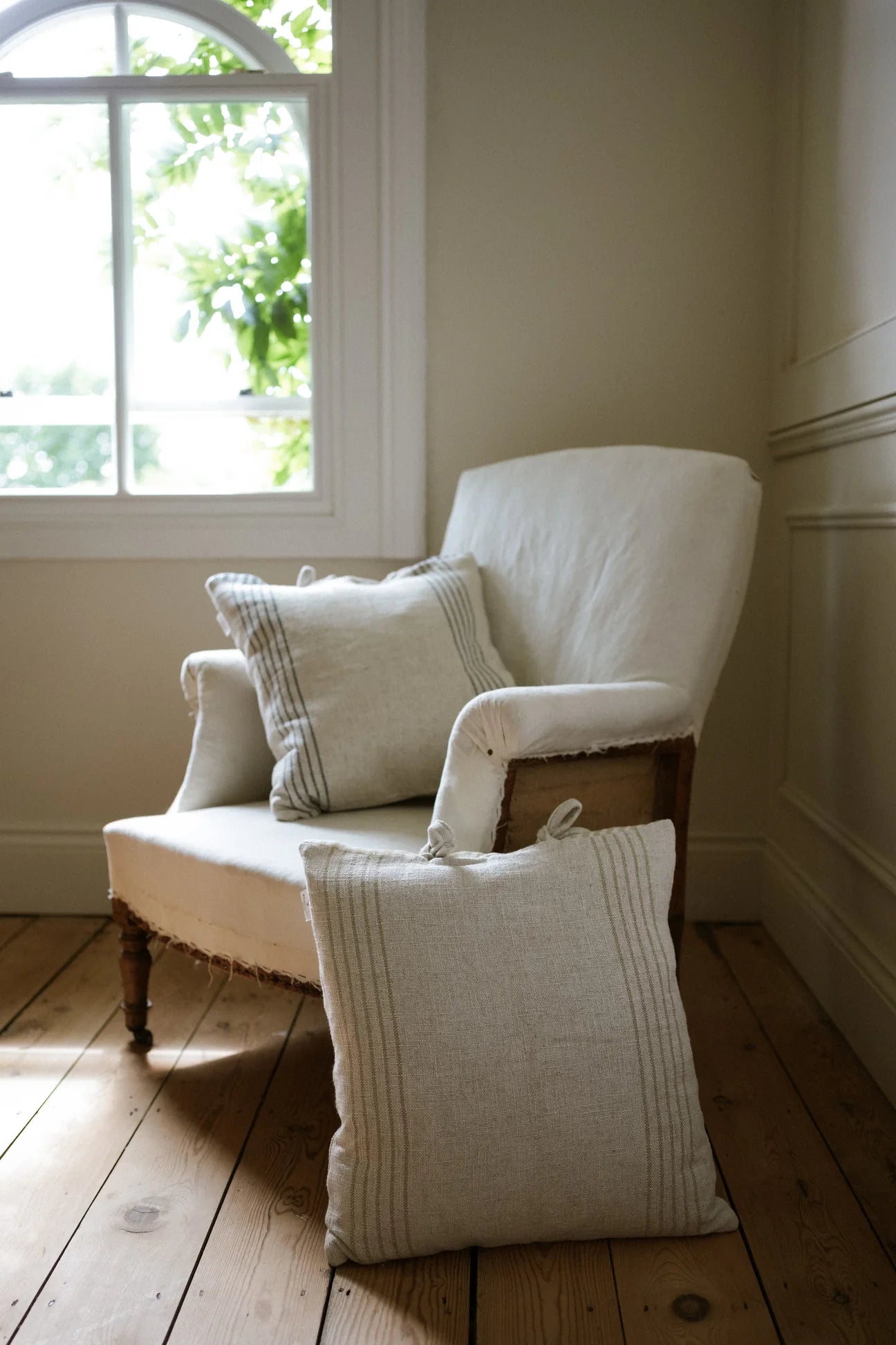 STRIPE SQUARE CUSHION - CREAM