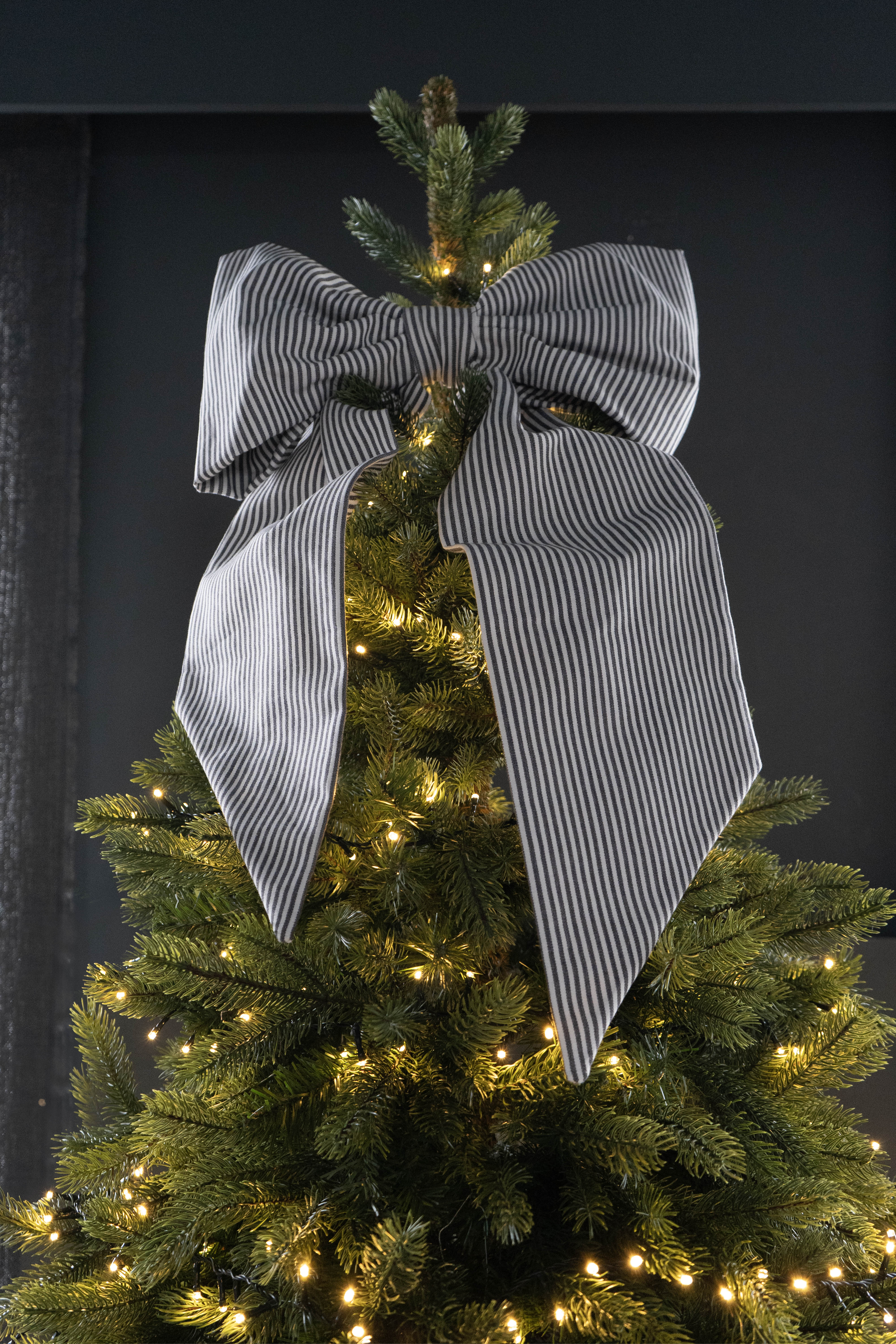 LATHAMS EXCLUSIVE GIANT BOW BLACK AND WHITE STRIPE
