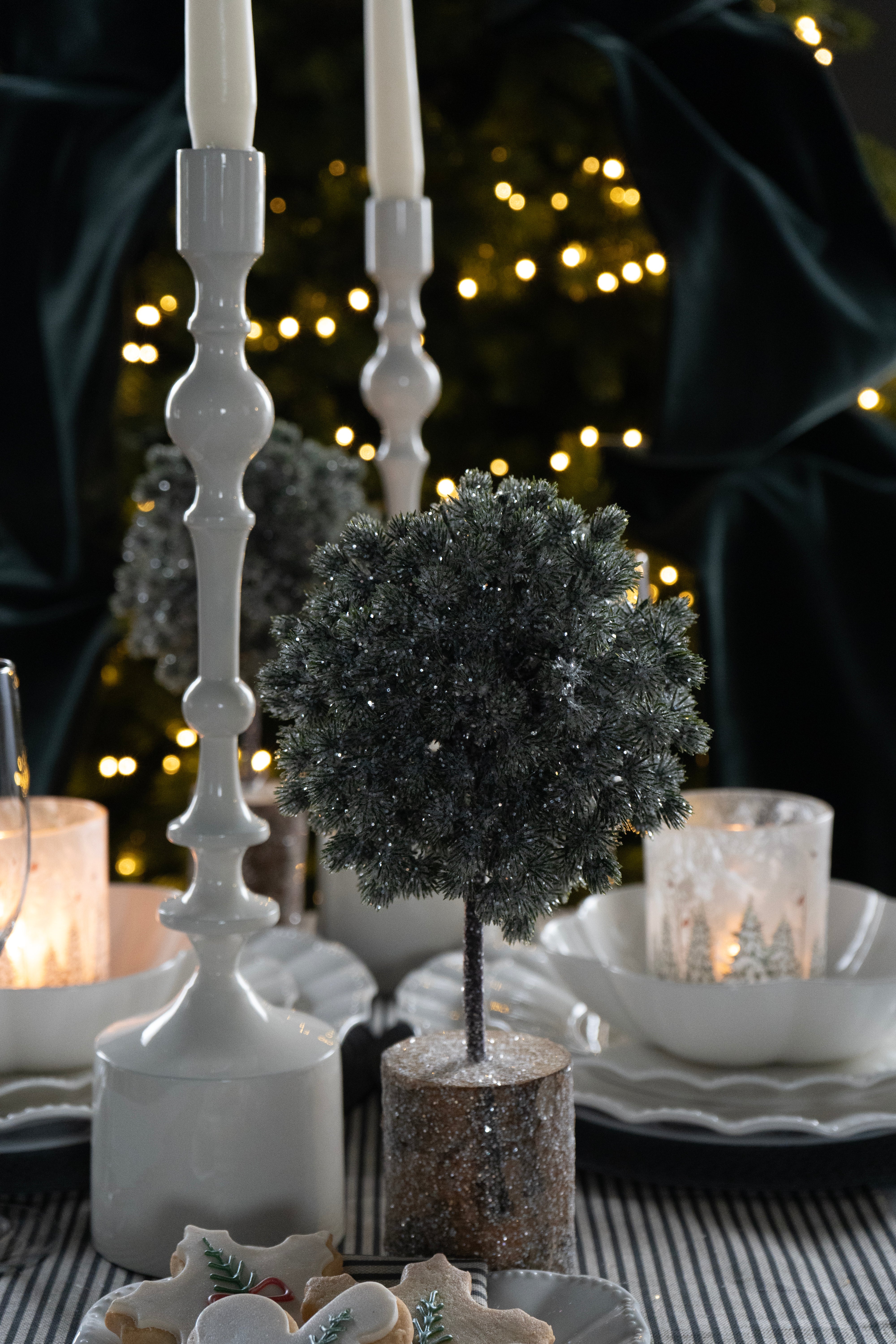 GREEN GLITTER TREE WITH WOODEN BASE
