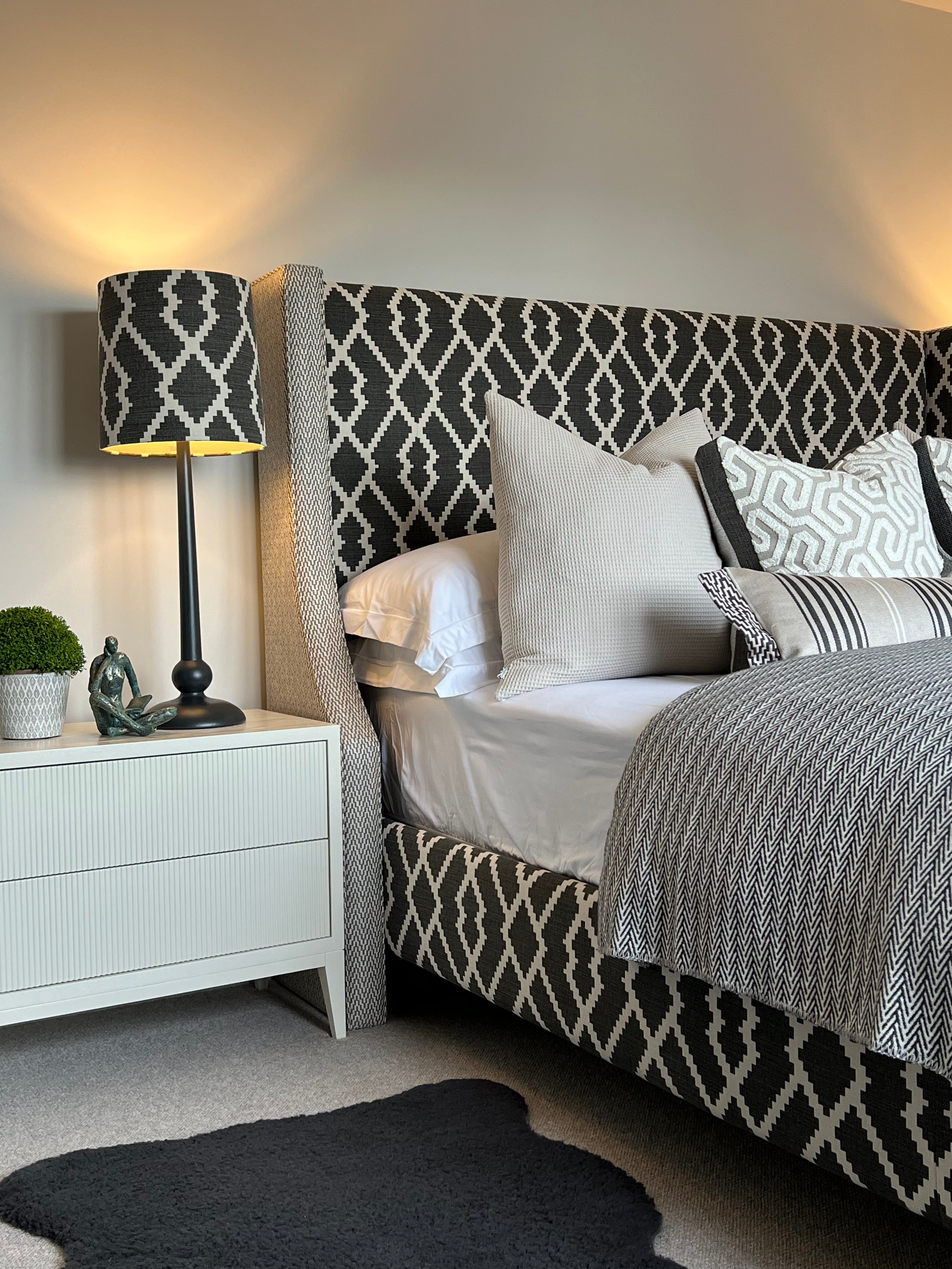 FLUTED 2DRW BEDSIDE TABLE - ANTIQUE WHITE