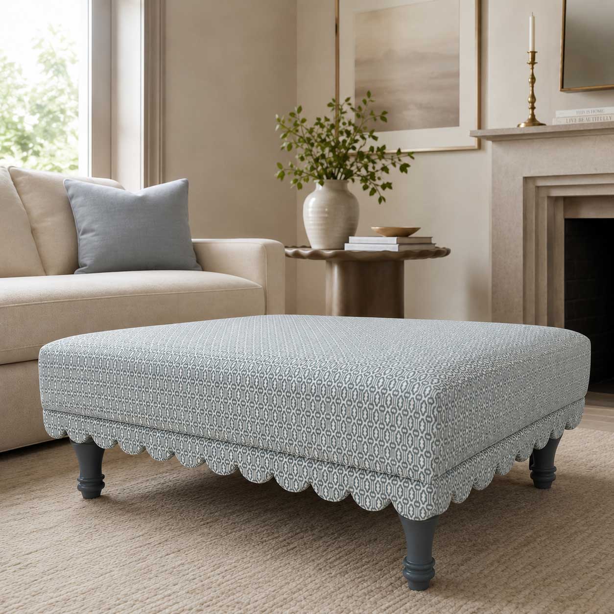 FRILL SEEKER FOOTSTOOL
