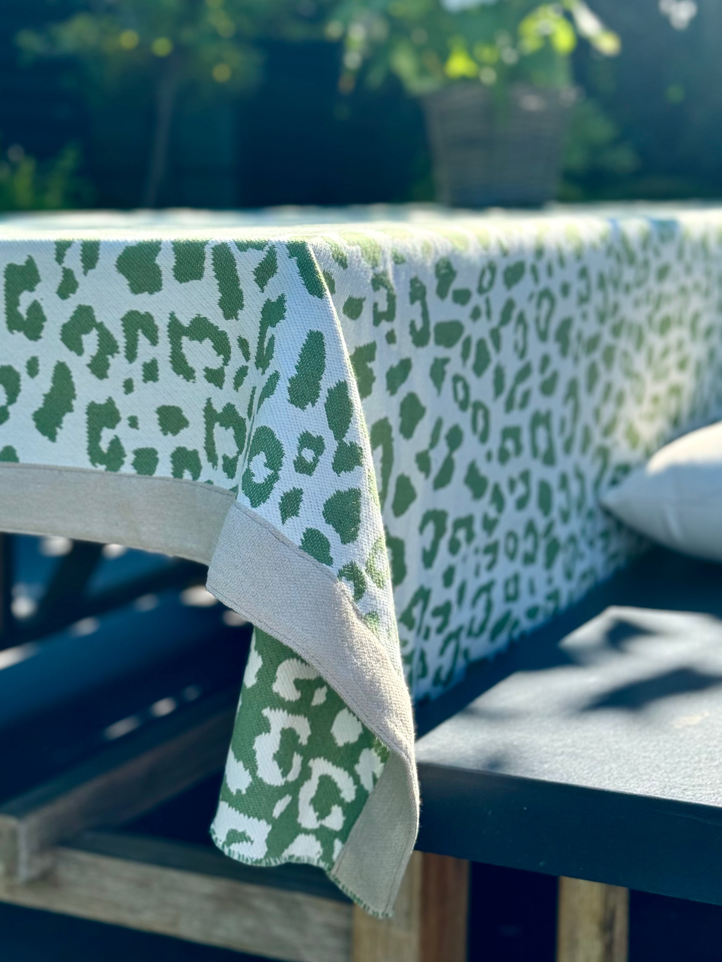 LATHAMS EXCLUSIVE THROW - LOVED GRASS (STONE TRIM)