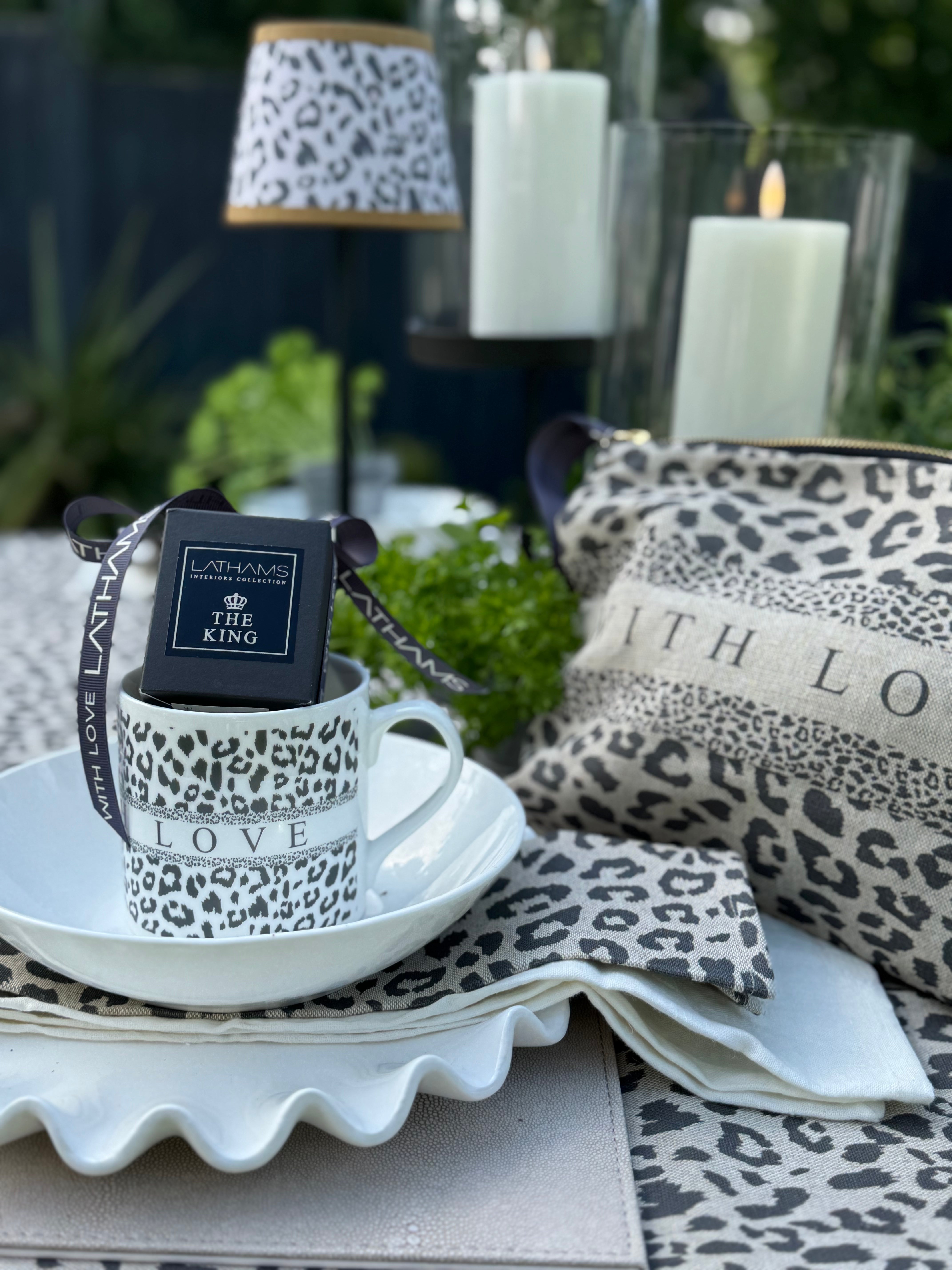 BONE CHINA MADE WITH LOVE MUG