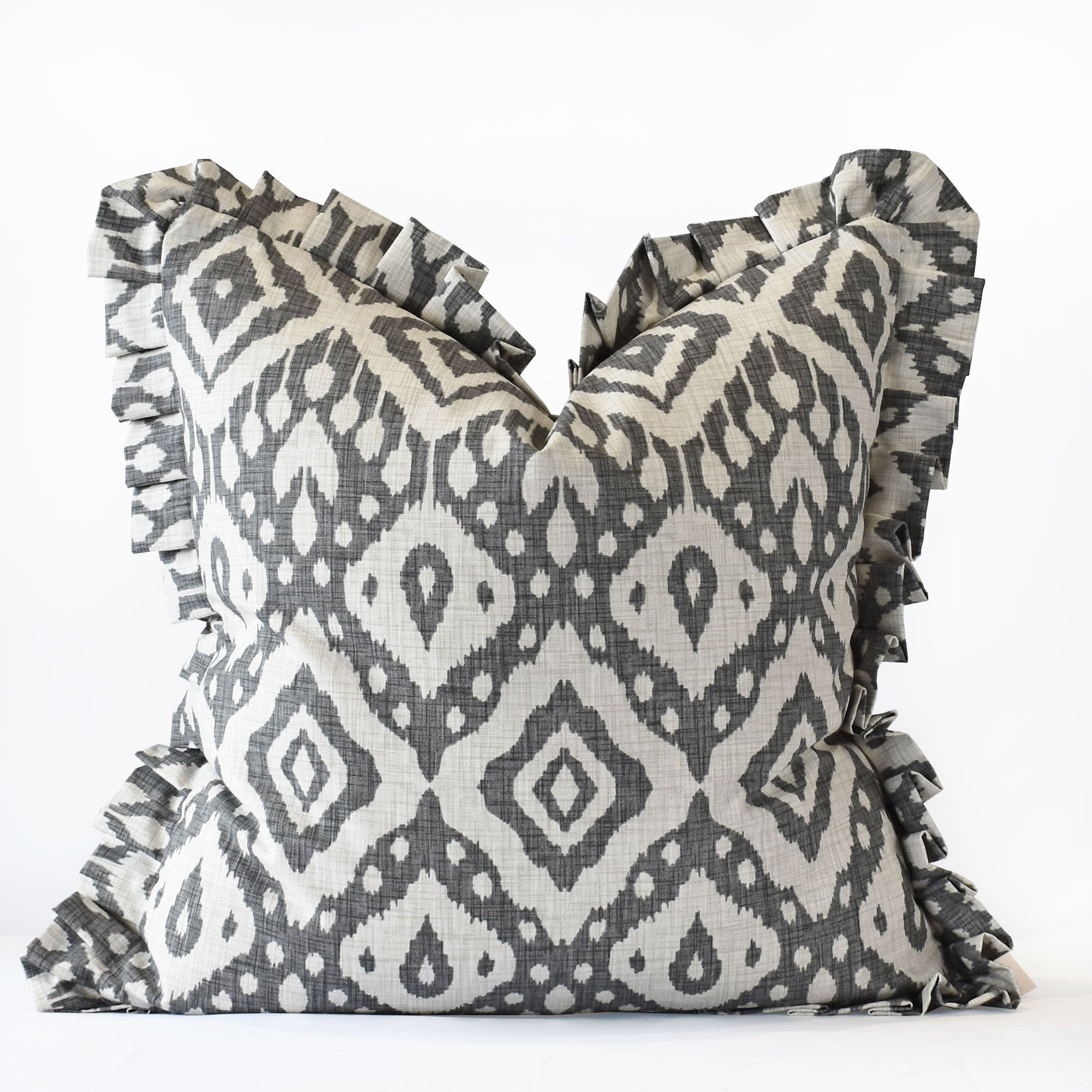 FRILLY IKAT CHARCOAL
