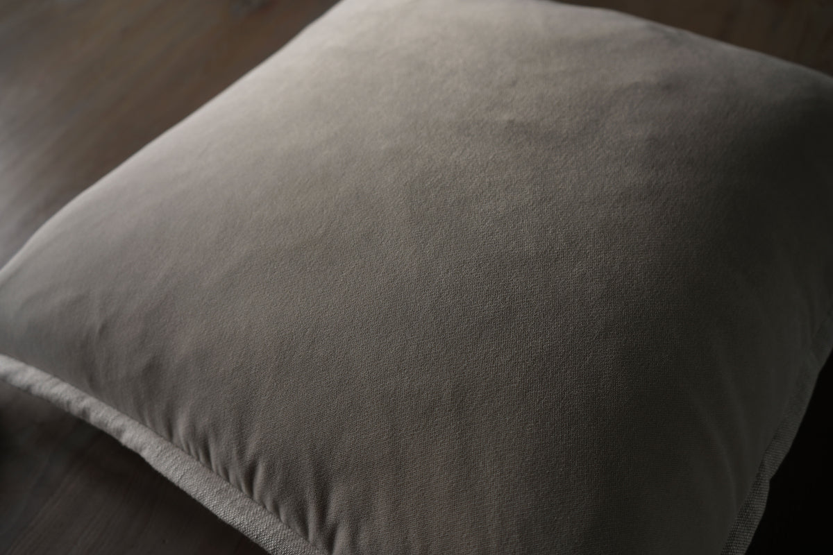 SMOOTH TALKER TAUPE