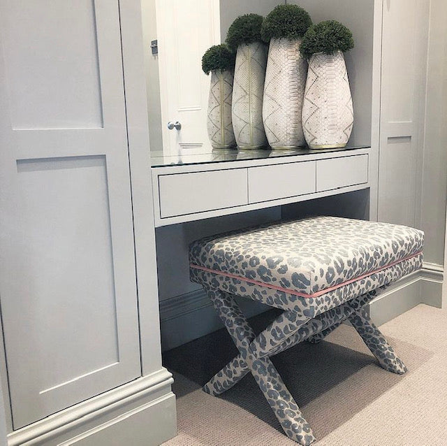 TREASURE ME DRESSING STOOL